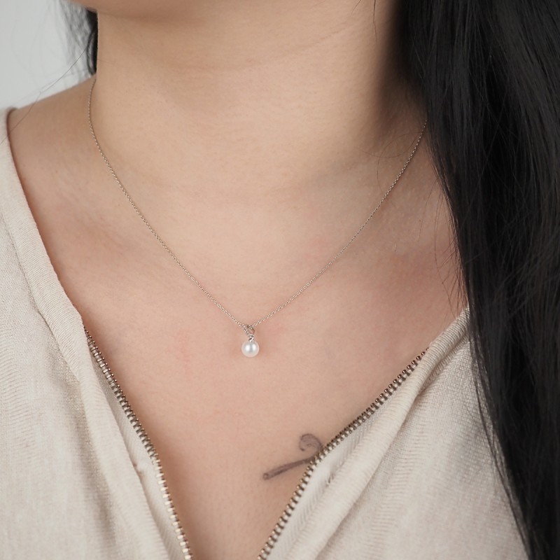 Collier trilogie femme carador en or blanc 375/000 avec oxydes de zirconium et perle de culture