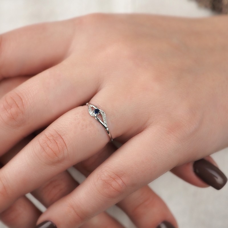 Bague Carador classique Or Blanc 375/000 et Saphir 0.09cts