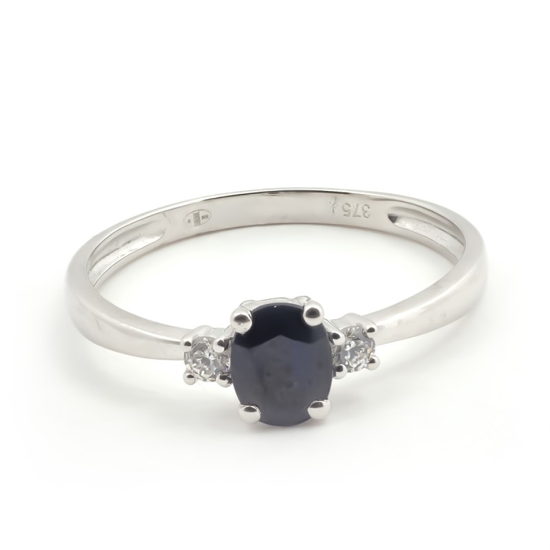 Bague Carador or blanc 375/000, saphir 0,50 cts et oxydes de zirconium