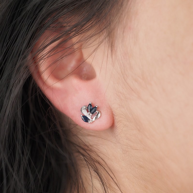 Boucles d'oreilles Carador Or blanc 375/000 et saphir 0.72 cts