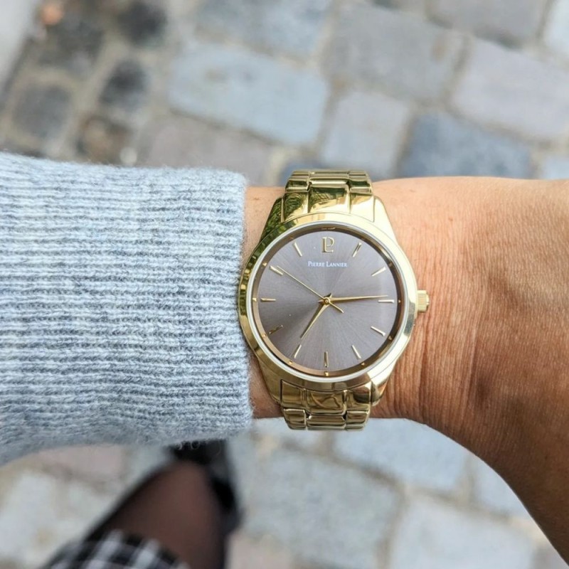 Montre Pierre Lannier femme bracelet acier doré