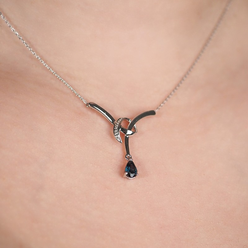 Collier Carador Or blanc 375/000 et Saphir