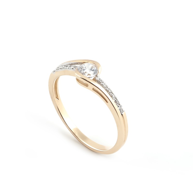 Bague Carador solitaire accompagné fantaisie en or jaune 375/000 et oxydes de zirconium