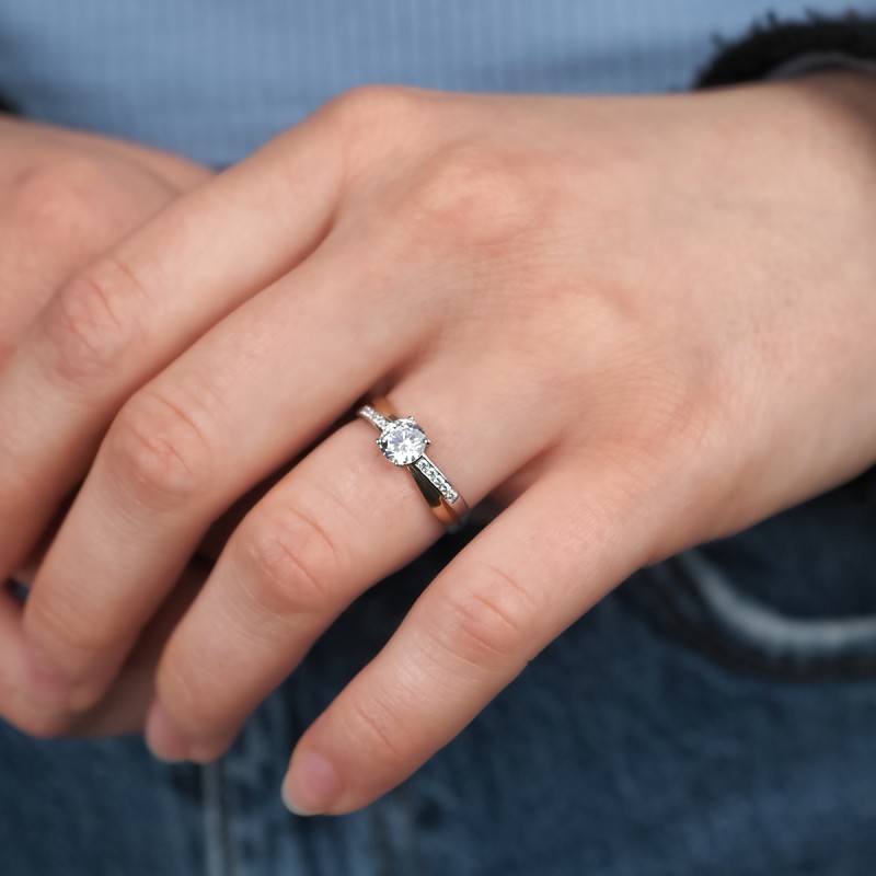 Bague solitaire accompagné femme Carador Or 375/000 bicolore et Oxyde de zirconium