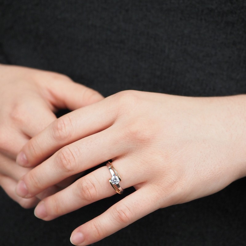 Bague solitaire femme Carador Or 375/000 bicolore et Oxyde de zirconium