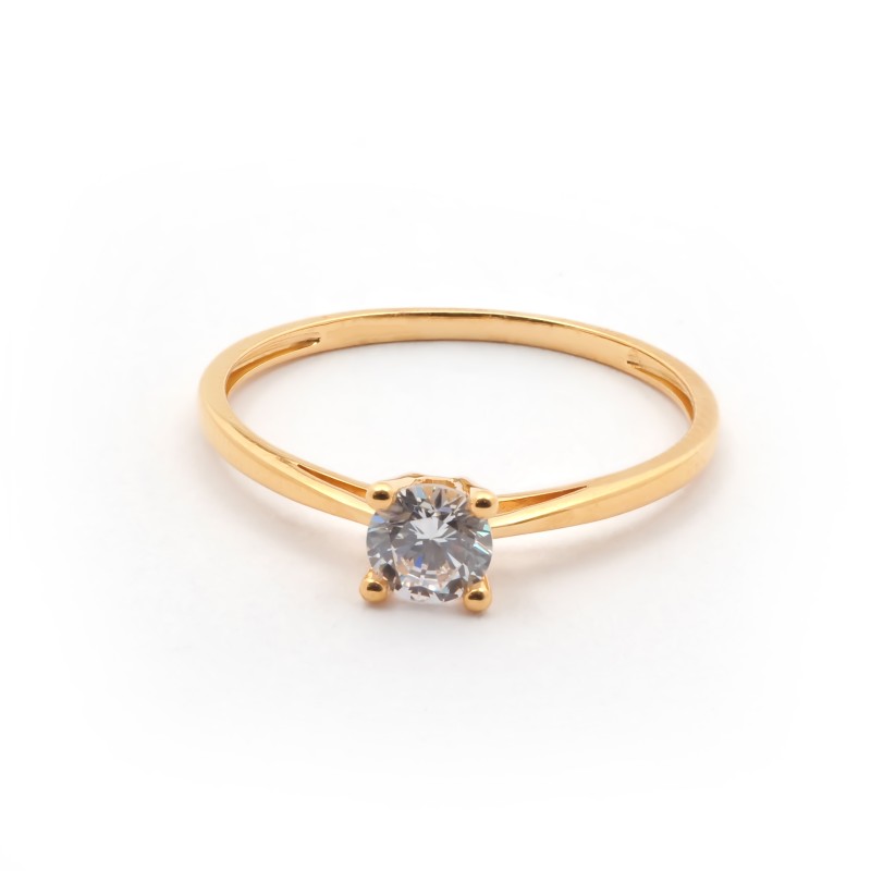 Bague solitaire  Carador en or jaune 375/000 et oxydede zirconium serti 4 griffes