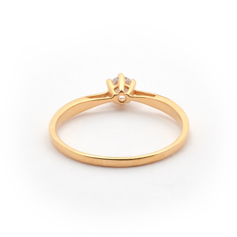 Bague solitaire  Carador en or jaune 375/000 et oxyde de zirconium serti 4 griffes