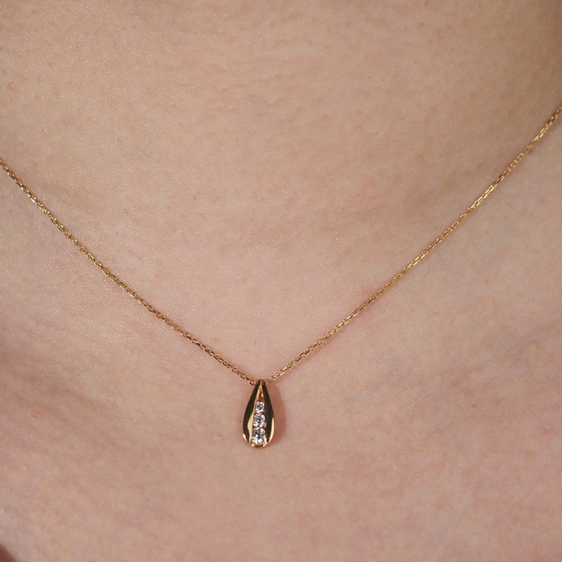 Collier  Carador en or jaune 375/000, 3 oxydes de zirconium