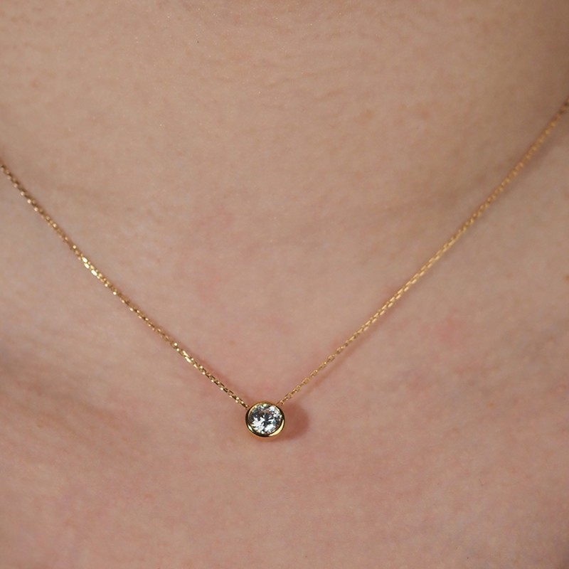 Collier Solitaire Carador en or jaune 375/000, oxyde de zirconium de 4.75mm serti clos