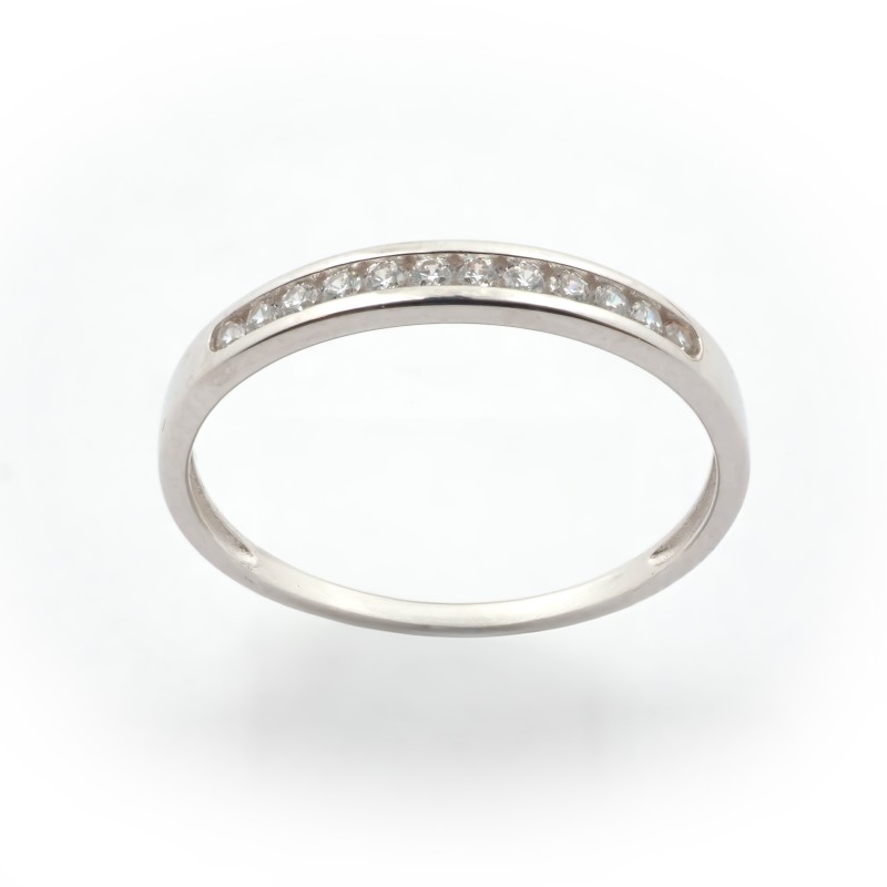 Bague Carador en or blanc 375/000 et oxydes de zirconium sertis rail