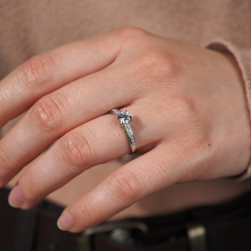 Bague solitaire femme Carador Or blanc 375/000 et Oxyde de zirconium