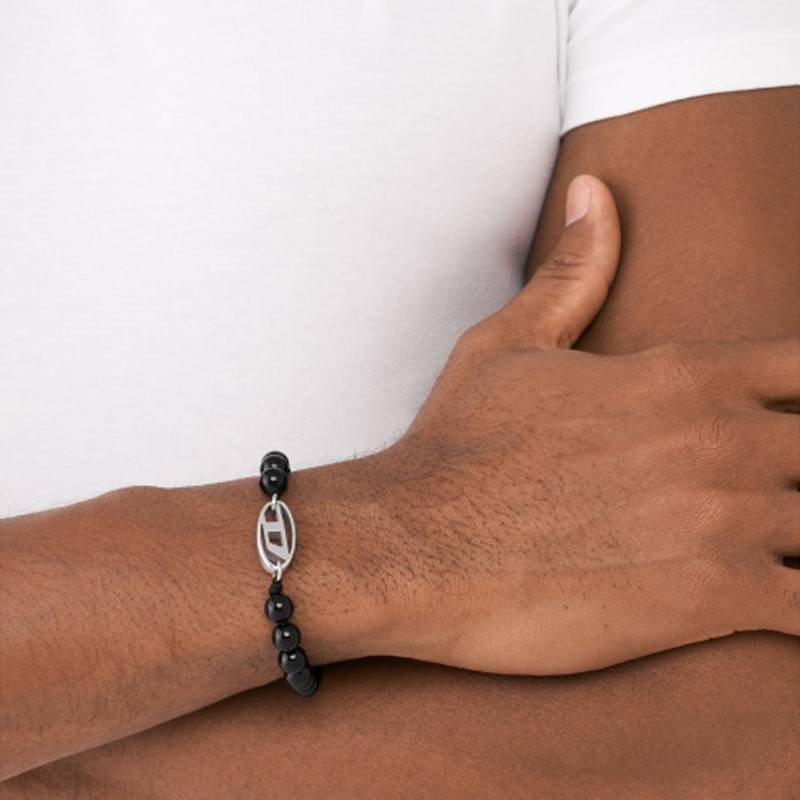 Bracelet Homme Diesel perles noires et motif "D" en acier