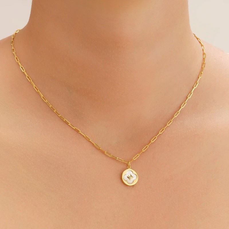 Collier Charles Garnier Légende petit trèfle nacre en argent doré