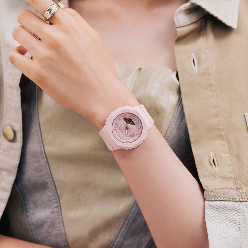 Montre Femme Casio G-SHOCK Classic en résine rose pastel