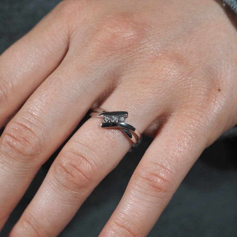 Bague Carador or 750/000 or blanc, trilogie de diamants