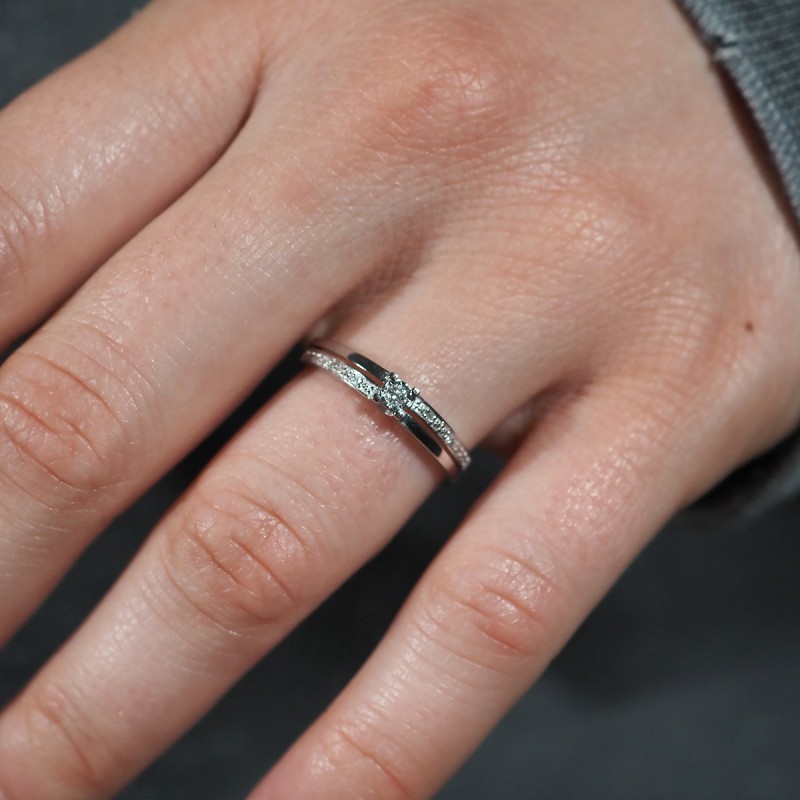 Bague solitaire accompagné Carador en or blanc  750/000 et Diamants