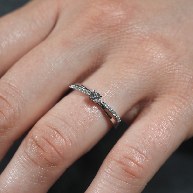 Bague Carador solitaire accompagné diamant or blanc 750/000