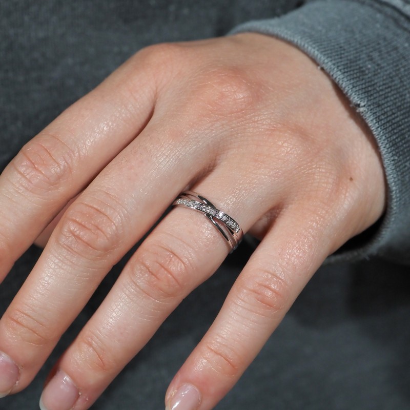 Bague triple liens croisés Carador en or blanc 750/000 et diamants