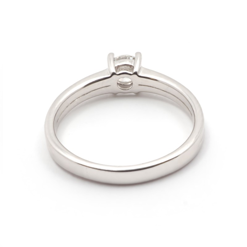 BAGUE SOLITAIRE OR BLANC 750/000 AVEC DIAMANT