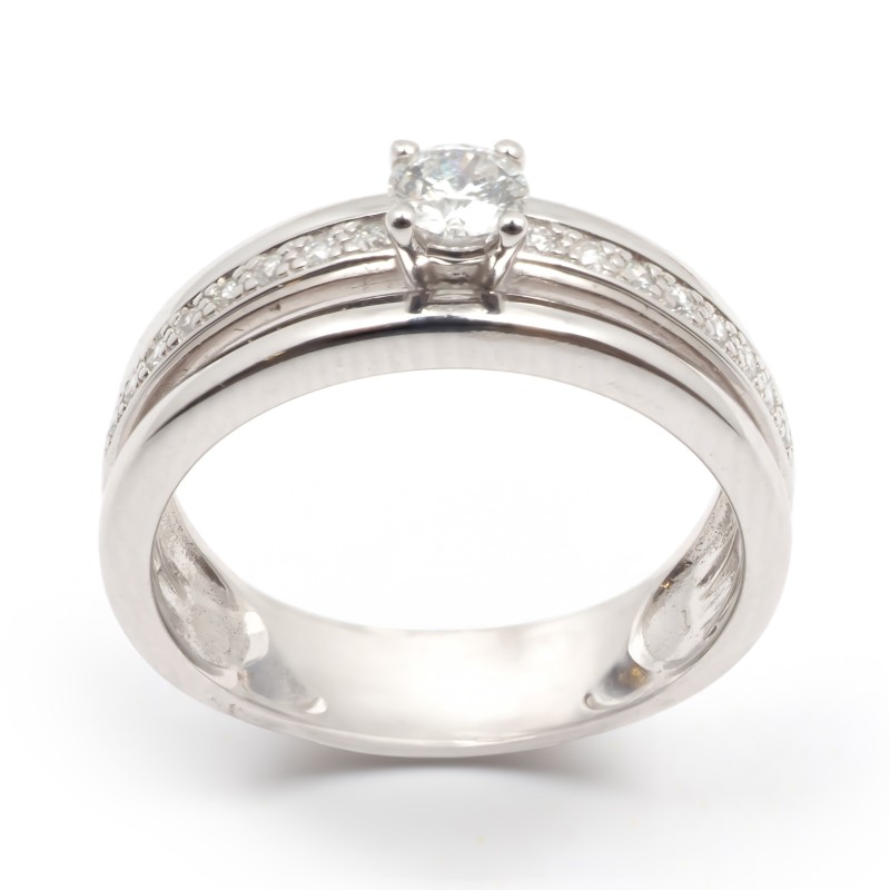 Bague Solitaire accompagné Carador en  OR 750/000 et Diamants