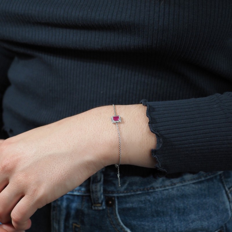 Bracelet en or blanc 750/000 en diamant et rubis