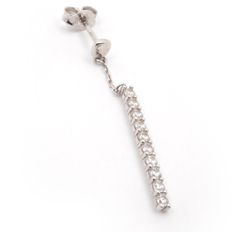 Boucles d'oreilles Carador Pendantes  en or blanc 375/000 et oxydes de zirconium