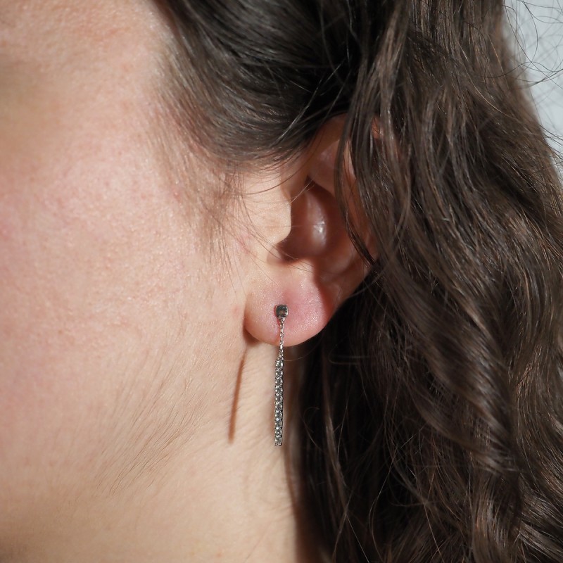 Boucles d'oreilles Carador Pendantes  en or blanc 375/000 et oxydes de zirconium