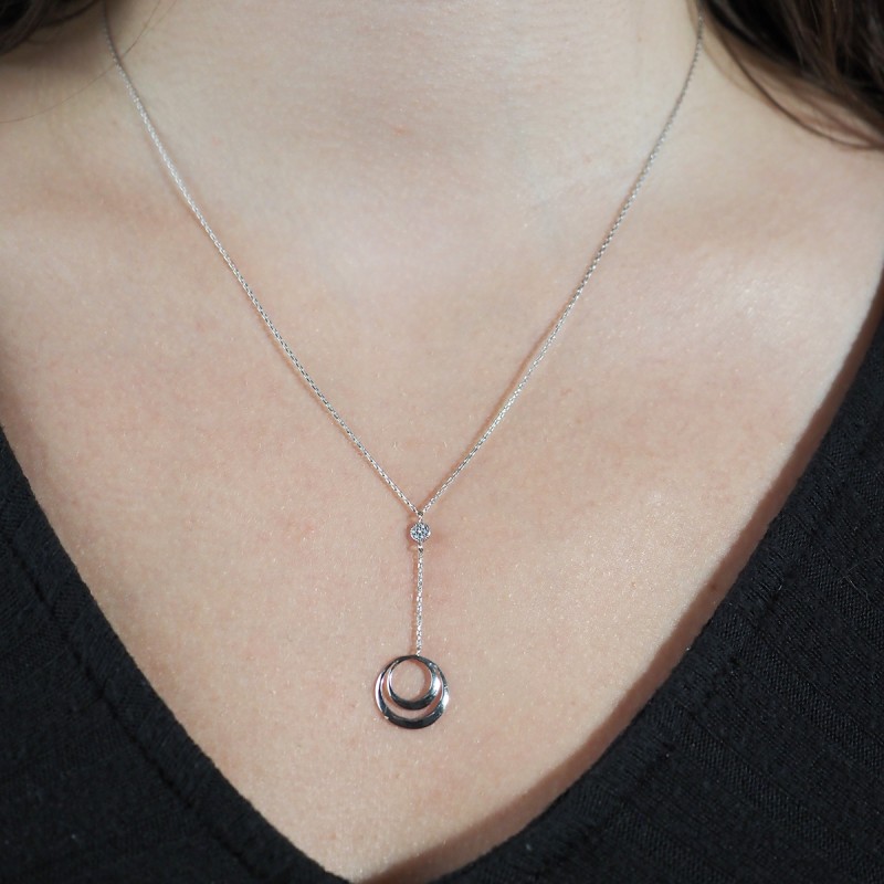 Collier Carador or blanc 375/000 formes sphériques oxyde