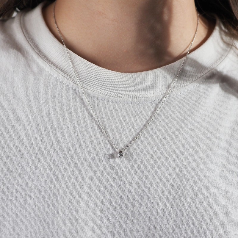 Collier Solitaire Carador Or blanc 750/000 et diamant 0,2cts