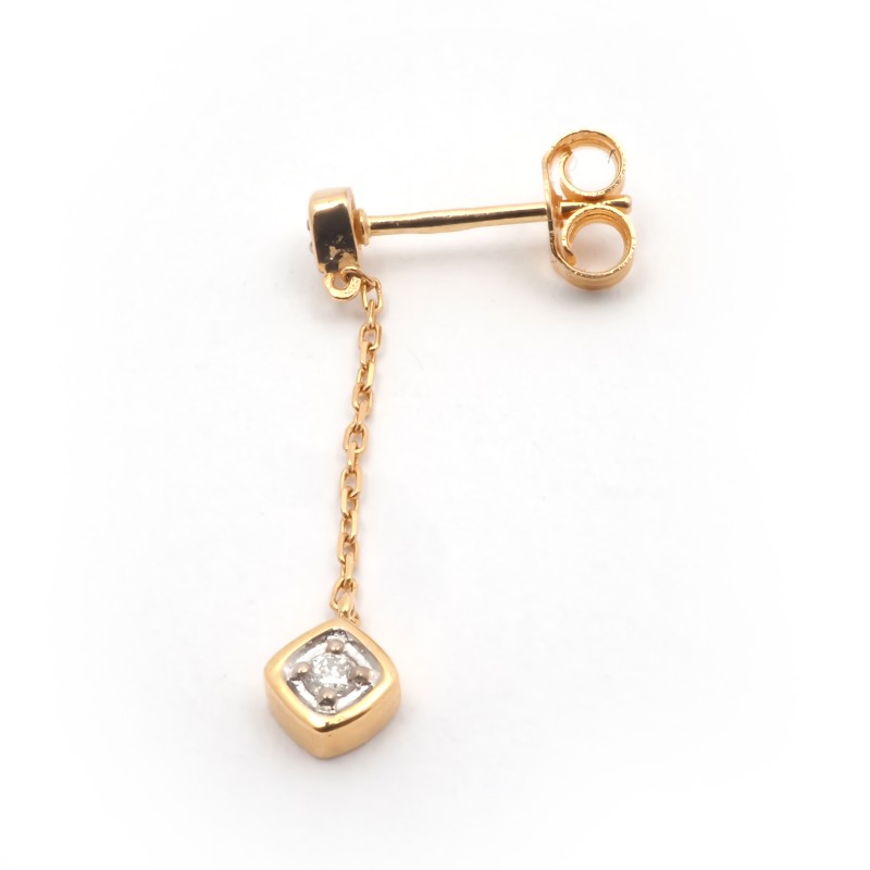 Boucles d'oreilles pendantes  en or jaune 750/000 et diamants CARADOR