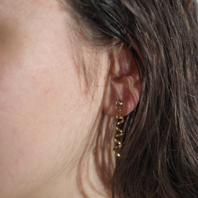 Boucles d'oreilles  pendantes Carador tourbillon or jaune 750/000