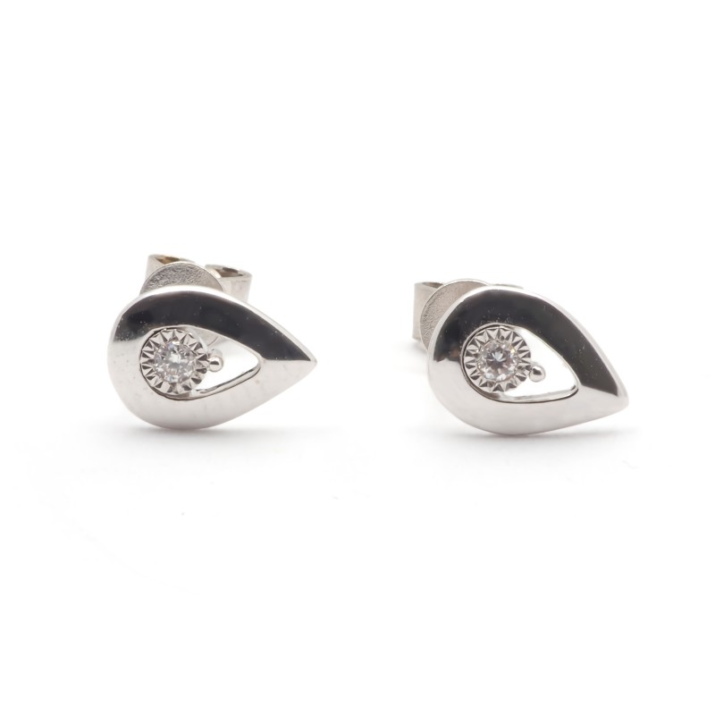 Boucles d'oreilles en or blanc 750/000 CARADOR diamants.