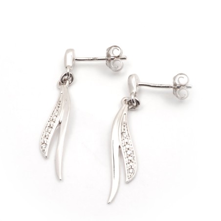 Boucles d'oreilles pendantes en or 750/000 et ses 4 diamants
