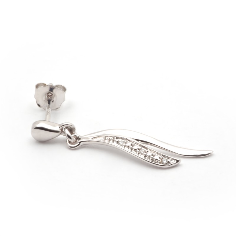 Boucles d'oreilles pendantes en or 750/000 et ses 4 diamants