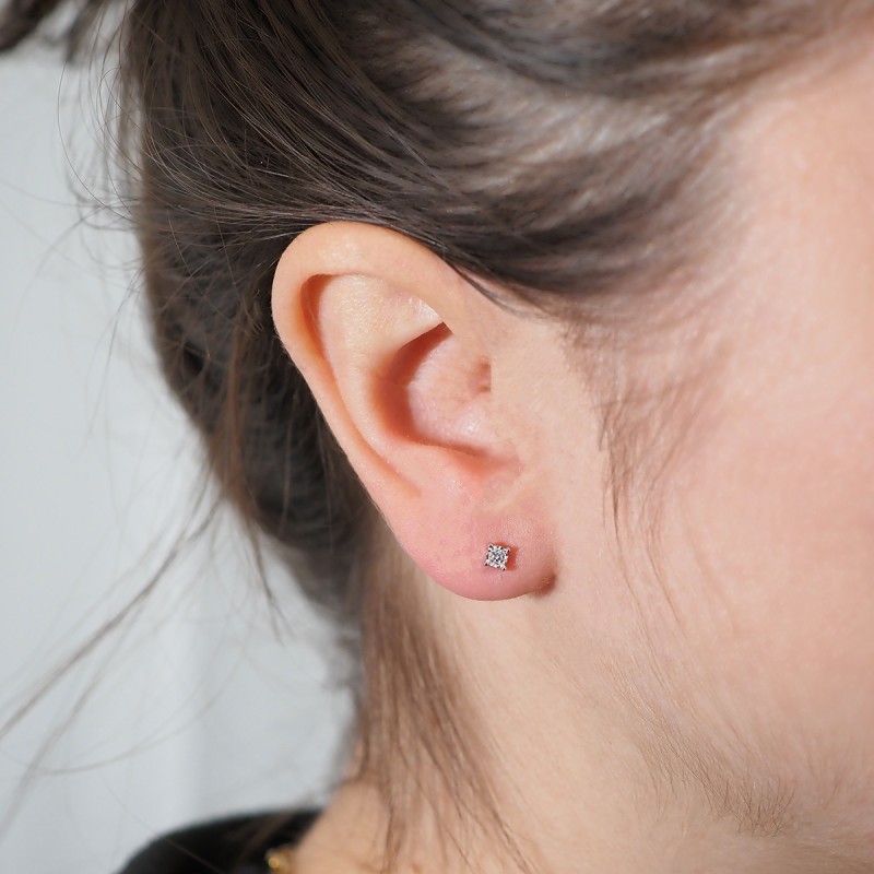 Boucles d'oreilles solitaire or  blanc 750/000 et diamant