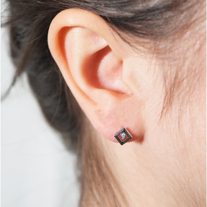 Boucles d'oreilles Carador clous carrés diamant en or blanc 750/000