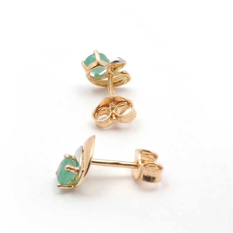 Boucles d'oreilles clous Carador baroque en or bicolore 750/000 et emeraude