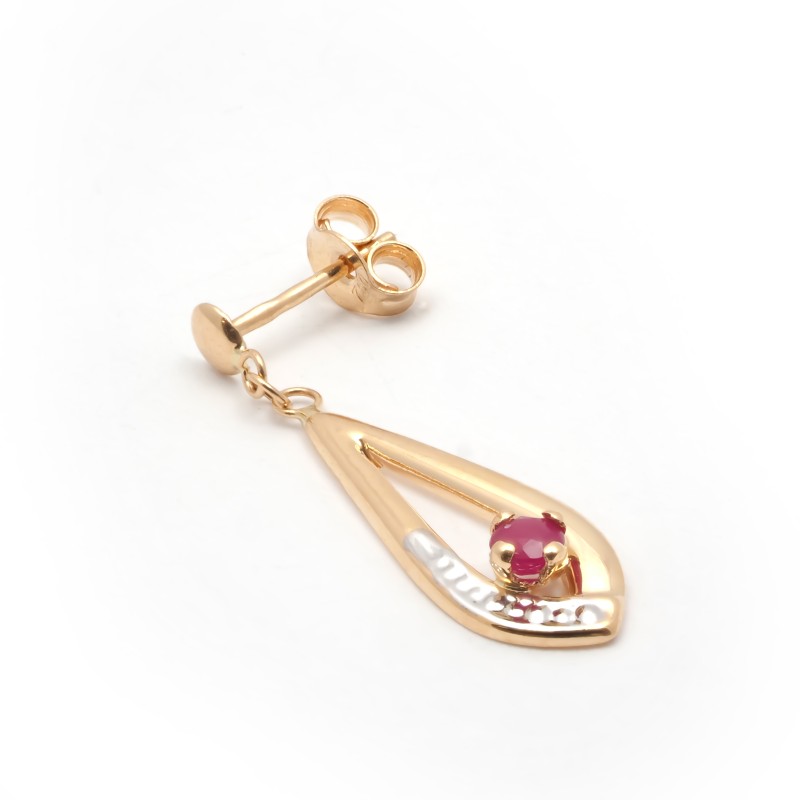 Boucles d'oreilles en or jaune 750/000 et rubis CARADOR