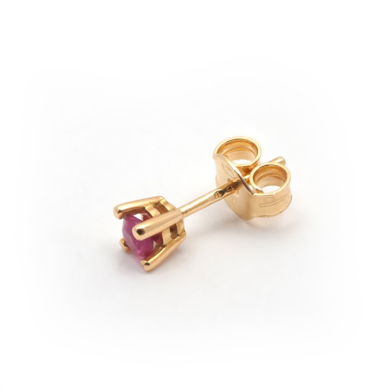 Boucles d'oreilles clous rubis 3 mm Carador en or jaune 750/00