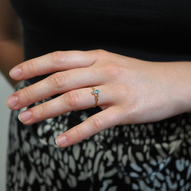 Bague élégance Carador en or jaune 750/000 et topaze