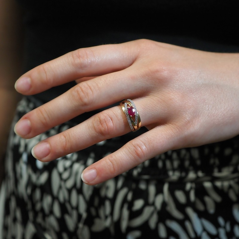 bague Carador collection éternelle en or jaune 750/000, diamants et rubis