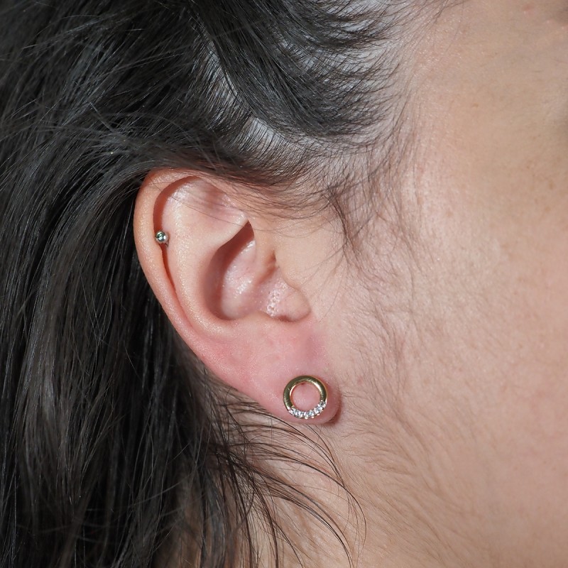 Boucles d'oreilles clous motif cercle femme carador en plaqué or avec oxydes de zirconium