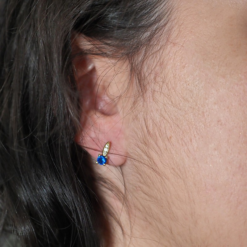 Boucles d'oreilles fantaisie femme carador en plaqué or avec spinelles blanche et bleu