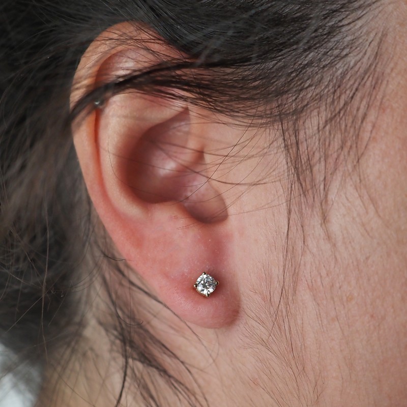 Boucles d'oreilles plaqué or et oxydes de zirconium 4MM sertis 4 griffes carador