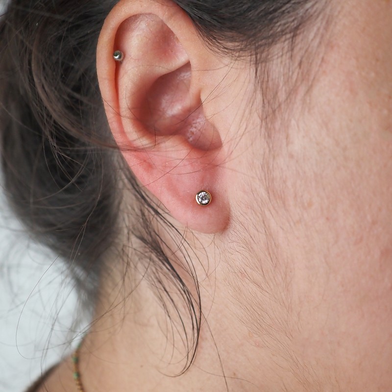 Boucles d'oreilles plaqué or et oxydes de zirconium 3MM carador