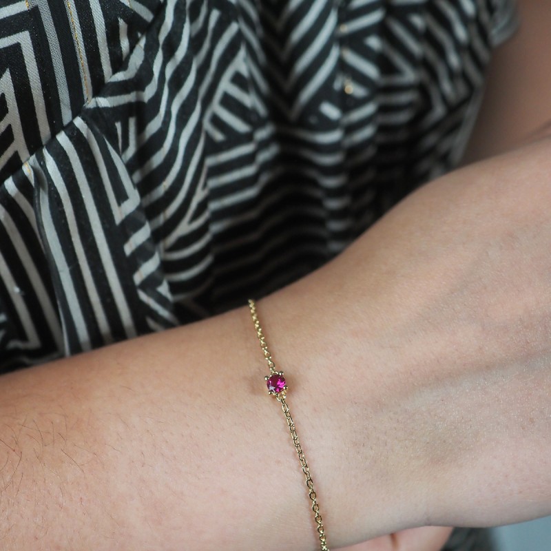Bracelet solitaire femme carador en plaqué or avec spinelle rouge