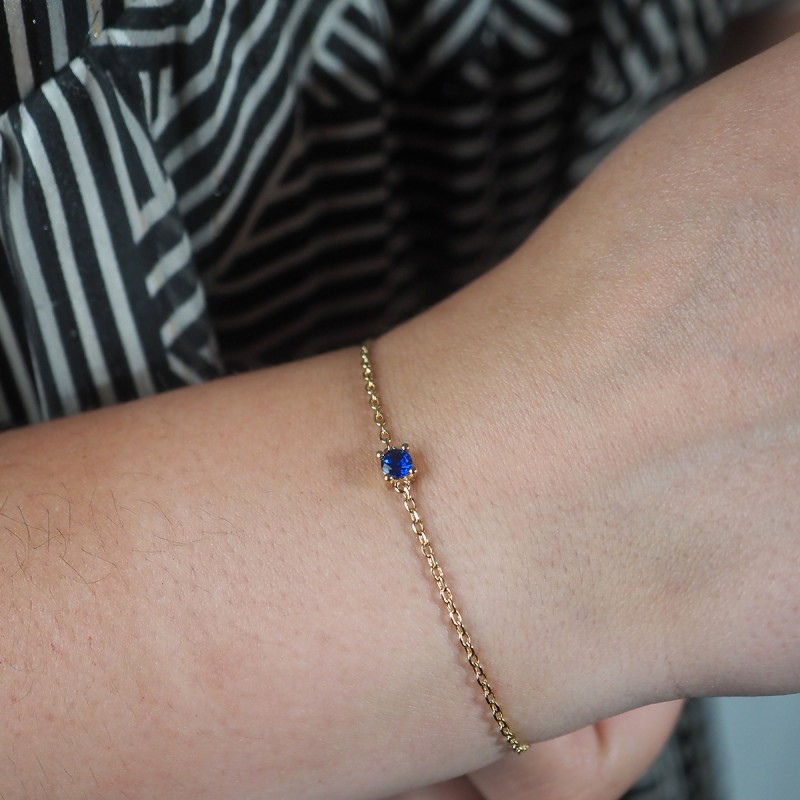 Bracelet solitaire femme carador en plaqué or avec spinelle bleu saphir