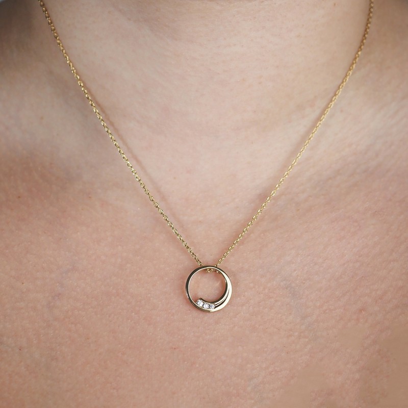 Collier plaqué or et oxydes de zirconium motif cercle carador