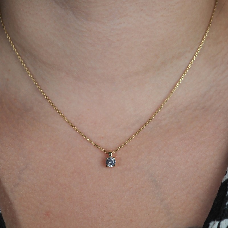 Collier plaqué or et solitaire d'oxydes de zirconium carador