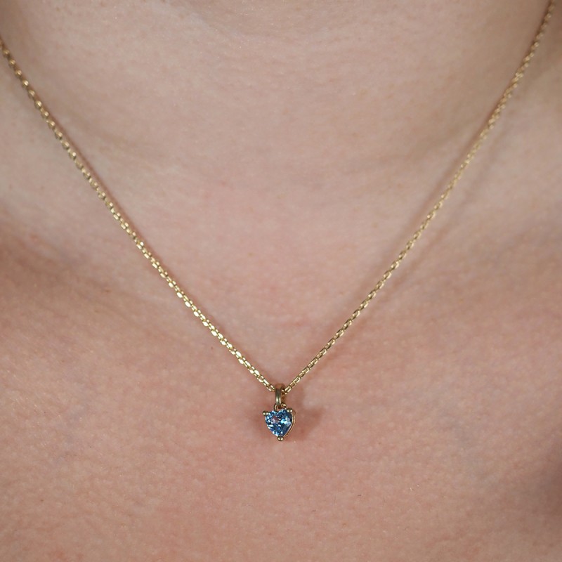 Collier solitaire femme carador en plaqué or avec spinelle bleu 3 griffes motif cœur